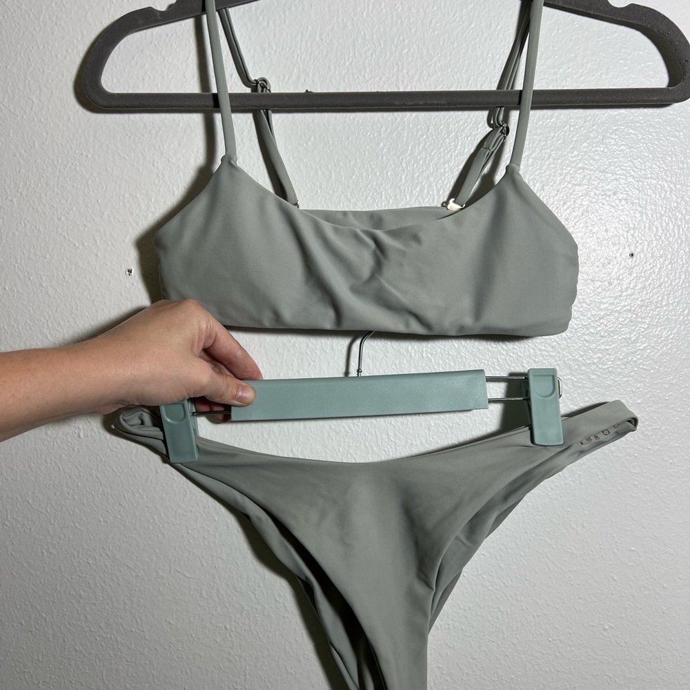 SHEIN Green Bikini Set Sleek Modern Design